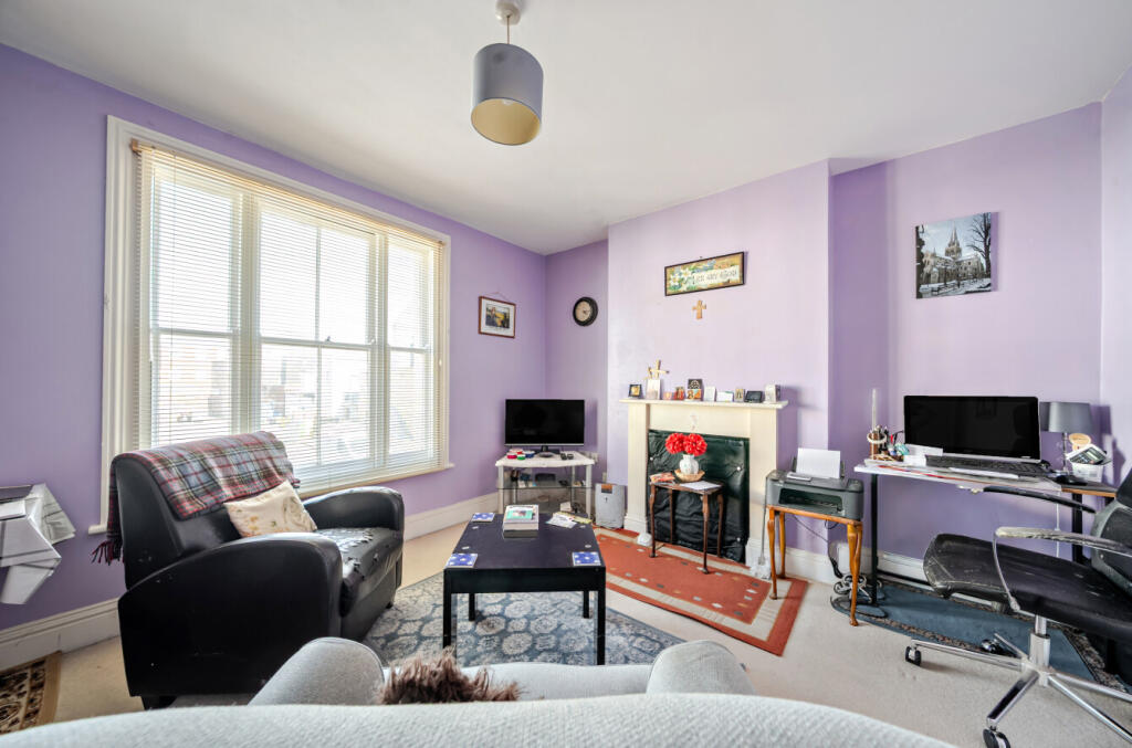 Apartment in Worthing, Broadwater - View 3