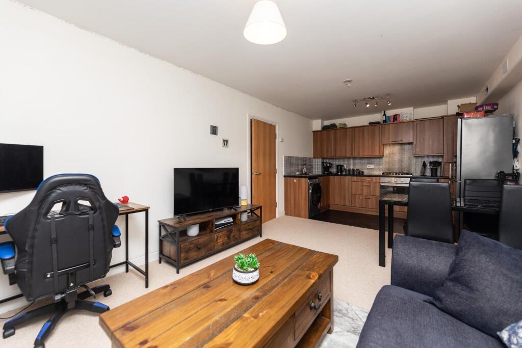 Apartment in Wakefield - View 4