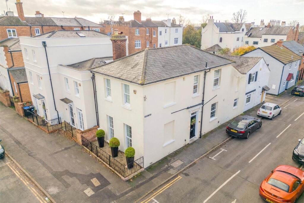 Main image of property: Cross Road, Leamington Spa, Warwickshire, CV32