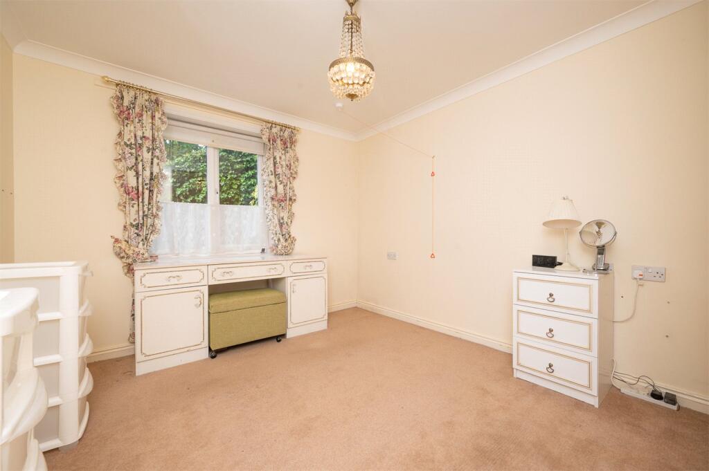 Apartment in St Albans - View 5