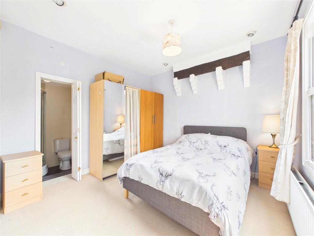 House in Worcester - View 4