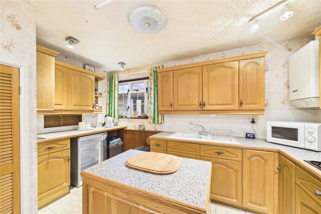 House in Reading, Sulhamstead - View 2