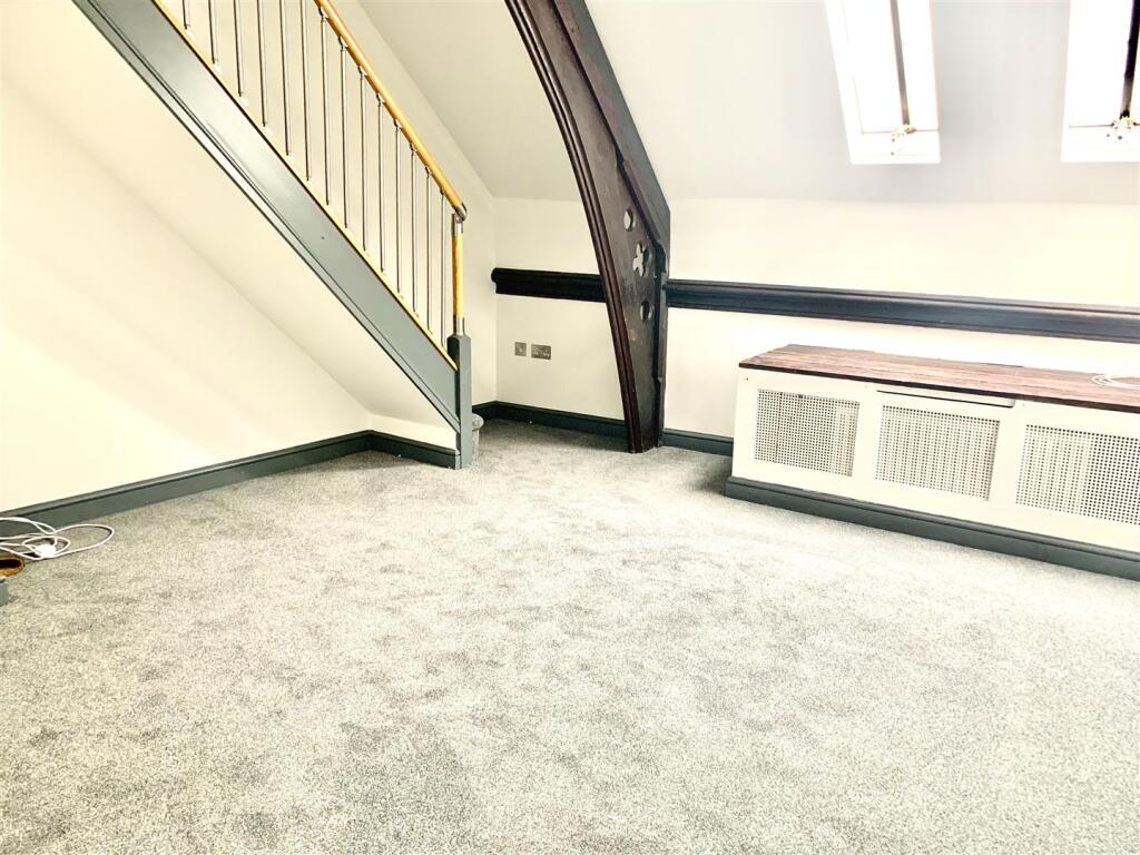 Apartment in Swindon - View 2