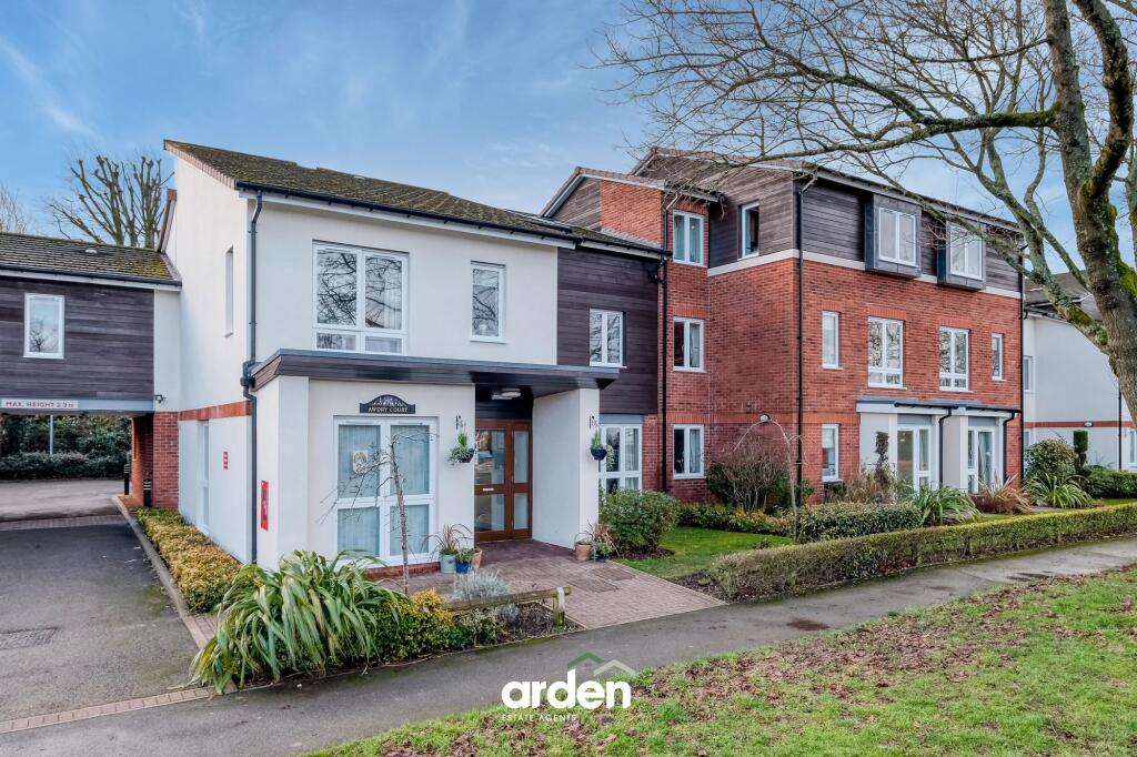 St. Nicolas Gardens, Awdry Court, B38