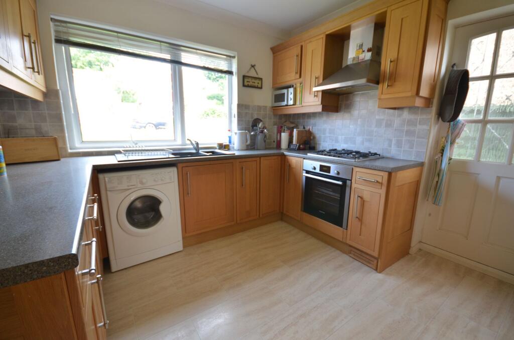 Copse Avenue, Farnham, GU9 - View 3