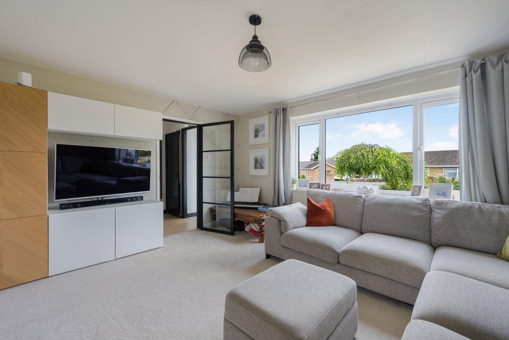 House in South Kesteven, Harlaxton - View 4