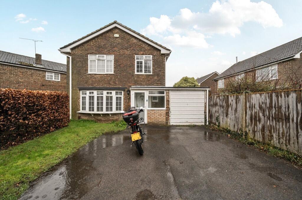 Main image of property: Roundway, Waterlooville, Hampshire, PO7