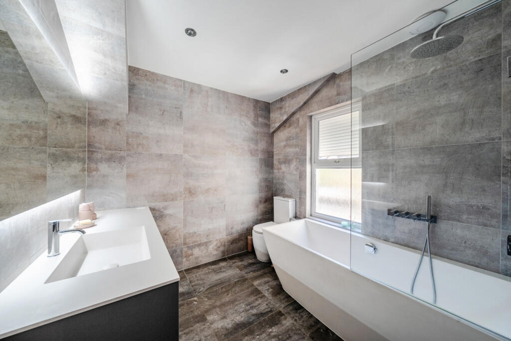 House in London, East Dulwich - More