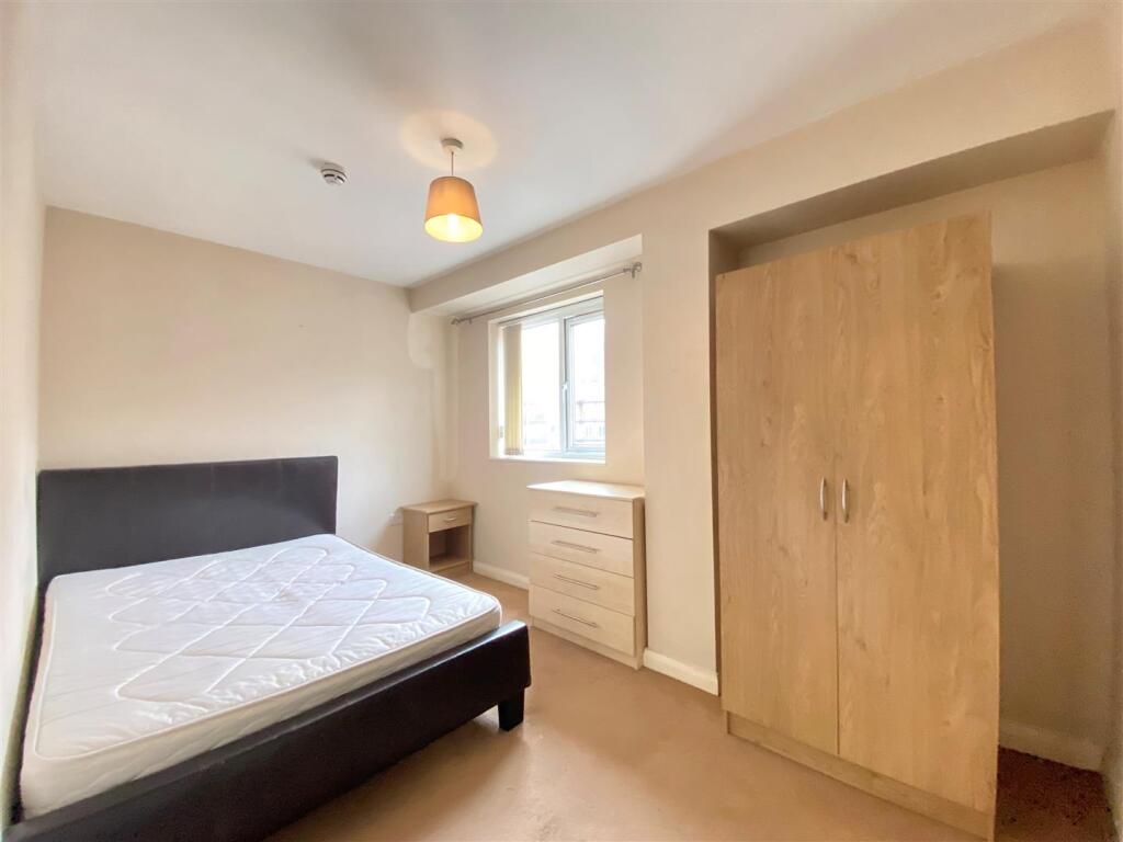 Apartment in Manchester - View 5