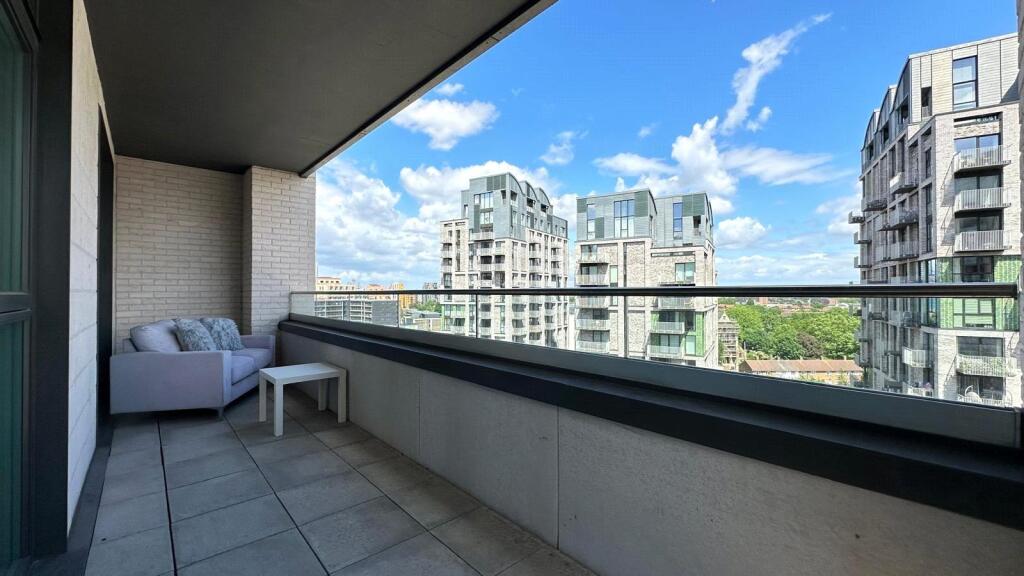 Apartment in London - More