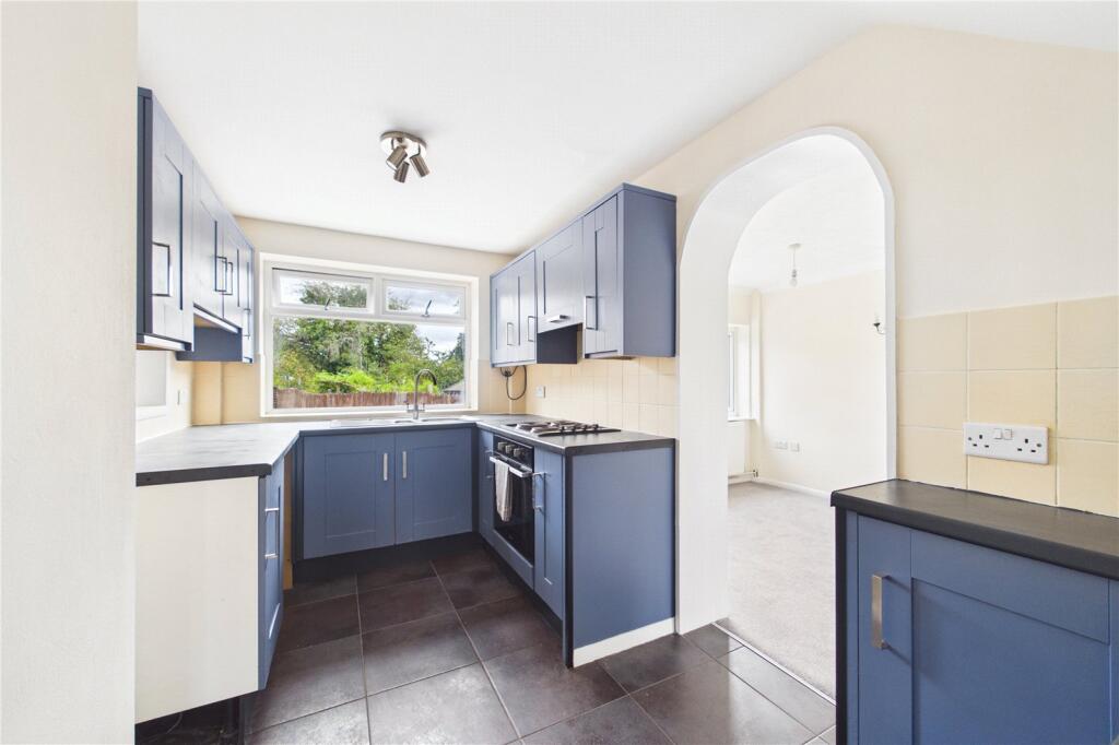 House in Reading, Dee Park - View 2
