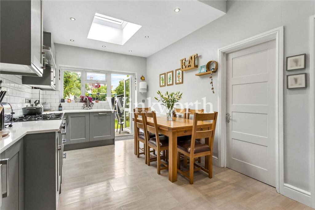 Apartment in London - View 5