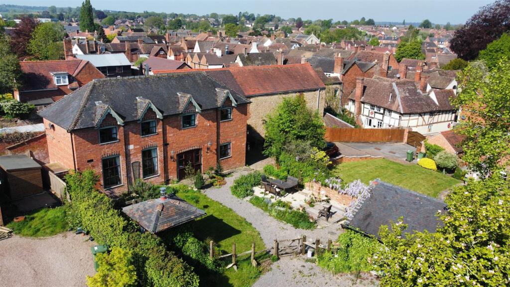 Main image of property: Graces Pitch, Newent
