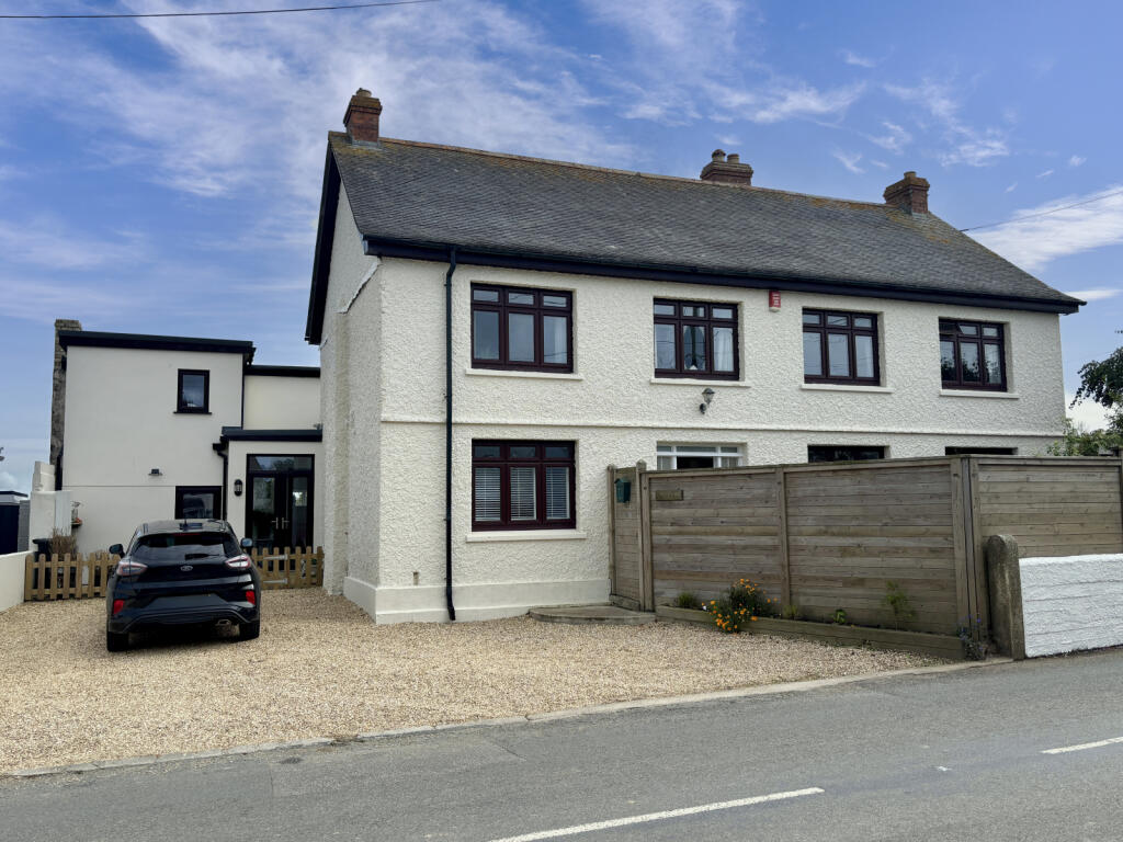 House in St. Hilary, Chynoweth