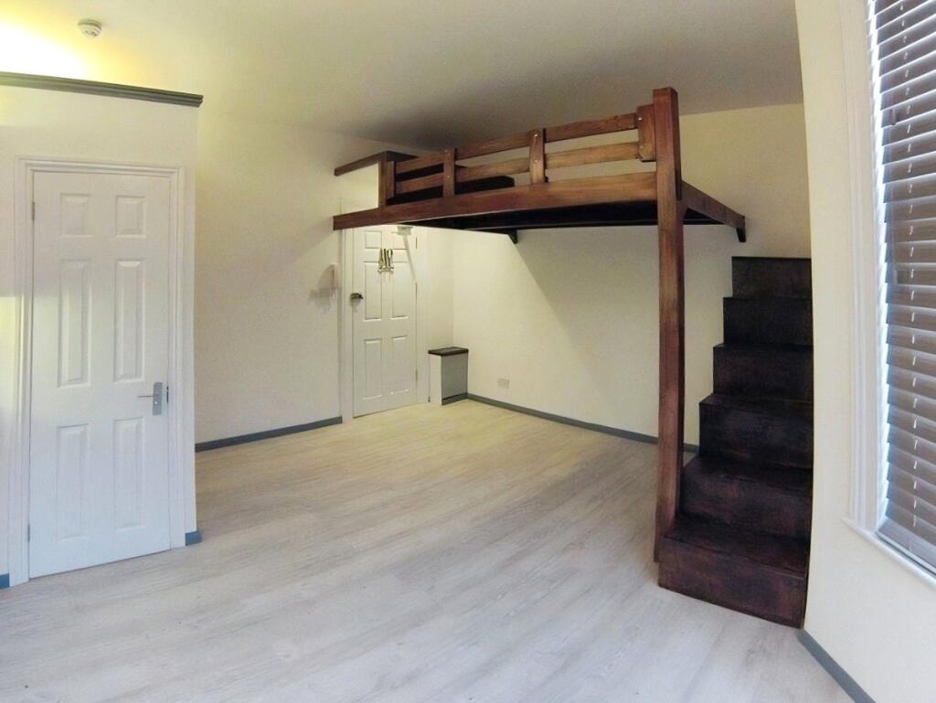 Apartment in Brighton, Queen's Park - View 2
