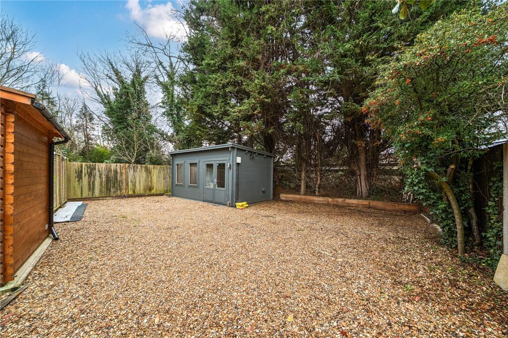 Warwick Road, Thames Ditton, KT7 photo 4