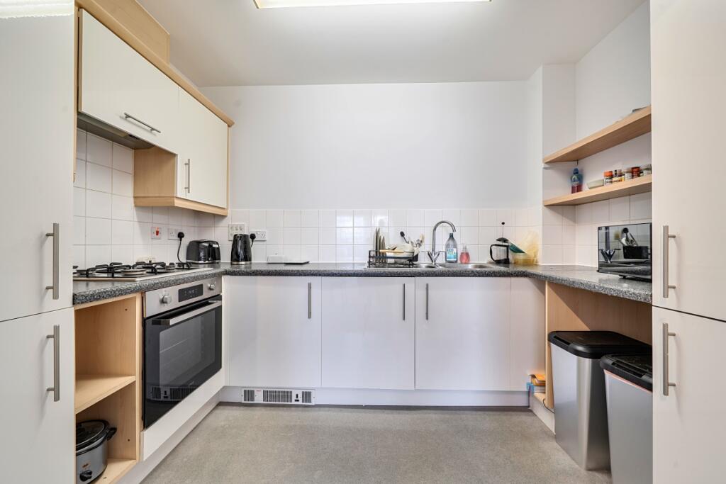 Apartment in Watford, Cassio Metro, Holywell Estate - View 2