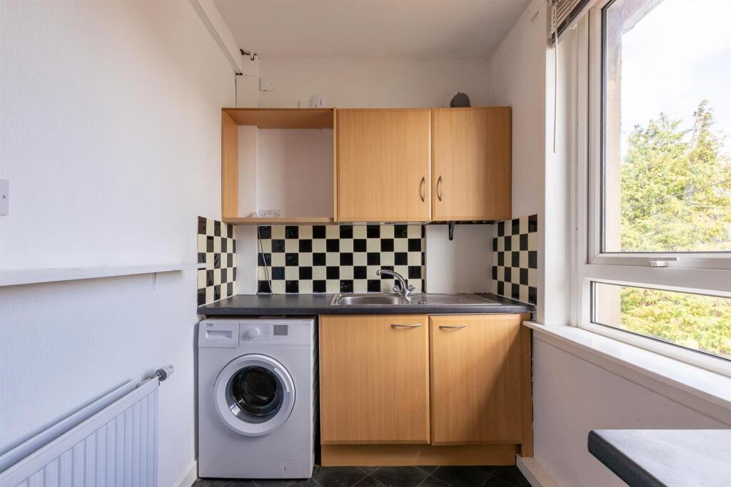 Apartment in Newburgh, Burnside - View 5