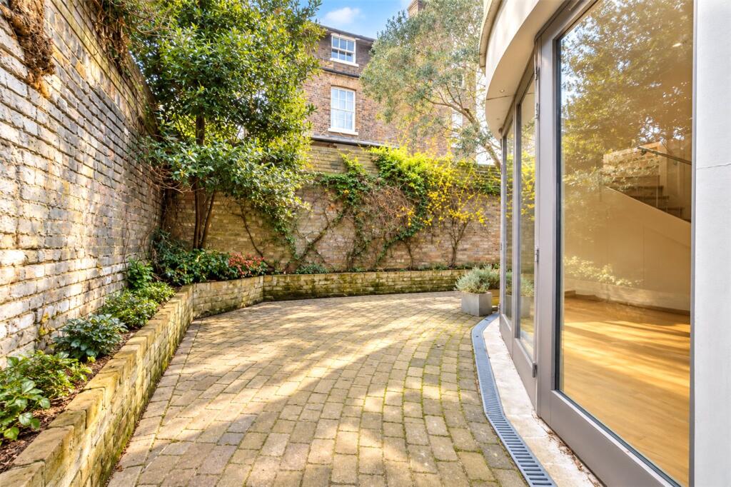 House in London - View 4