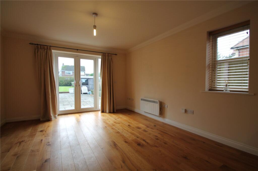 Apartment in Reading - View 4