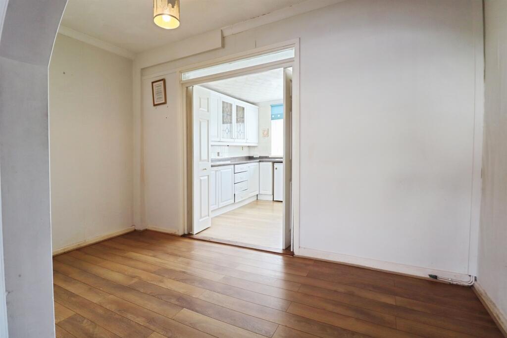 Hillsnook Road, Cardiff photo 4