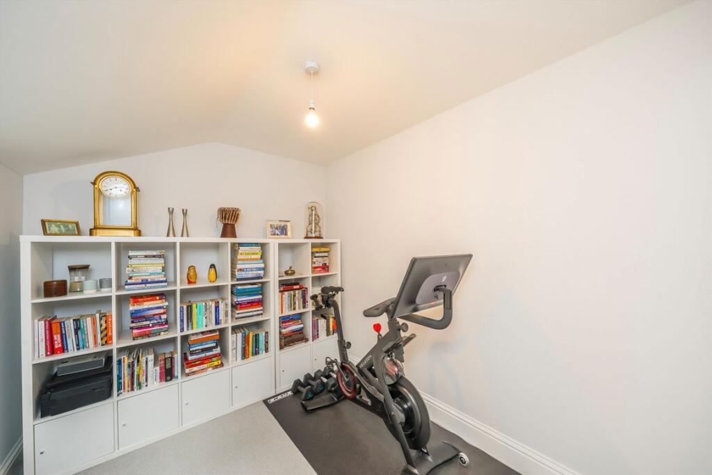 Apartment in London, Stockwell Park, Stockwell - More