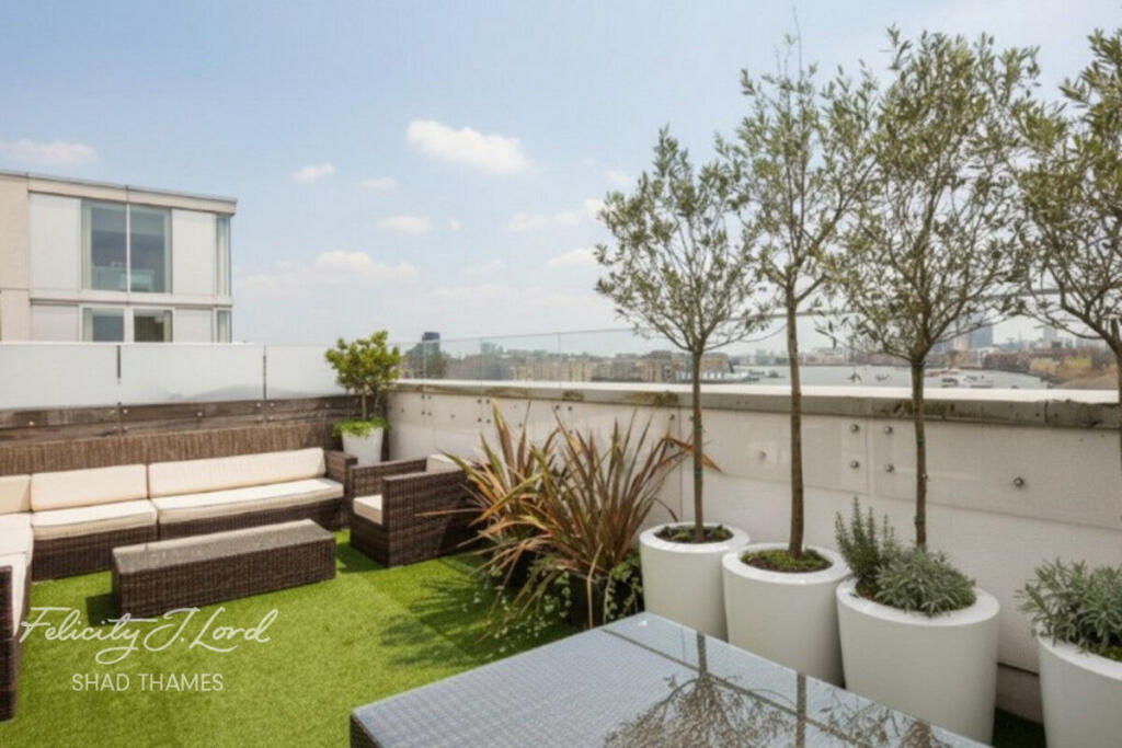 Main image of property: 2 East Lane, LONDON, SE16