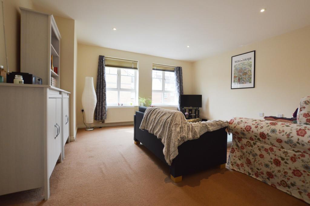 Apartment in Northampton - View 4