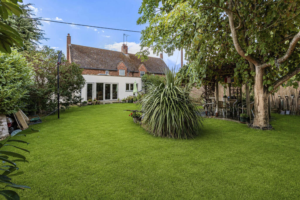 House in South Oxfordshire, Culham - More