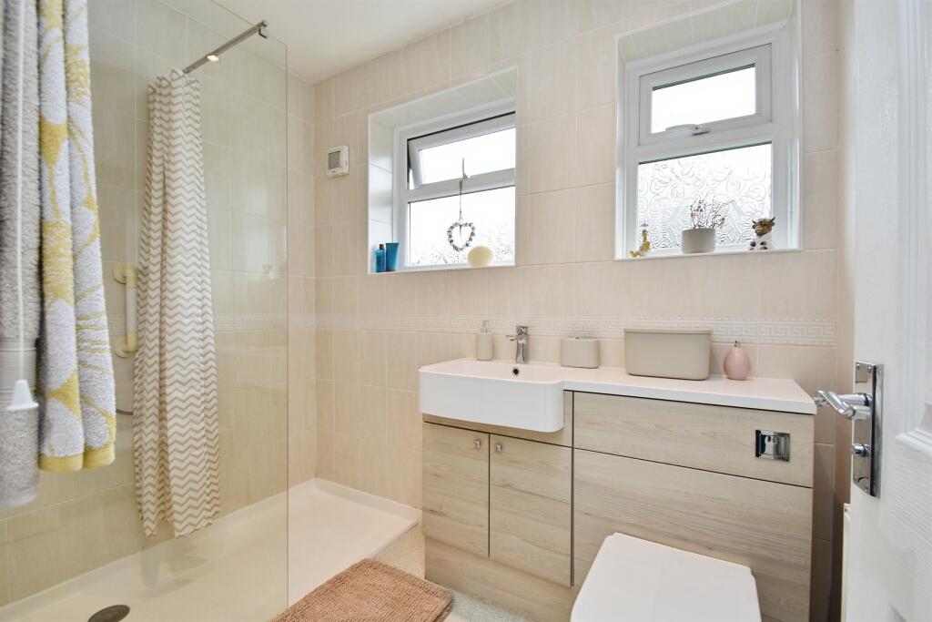Forest Grove, Harrogate - More