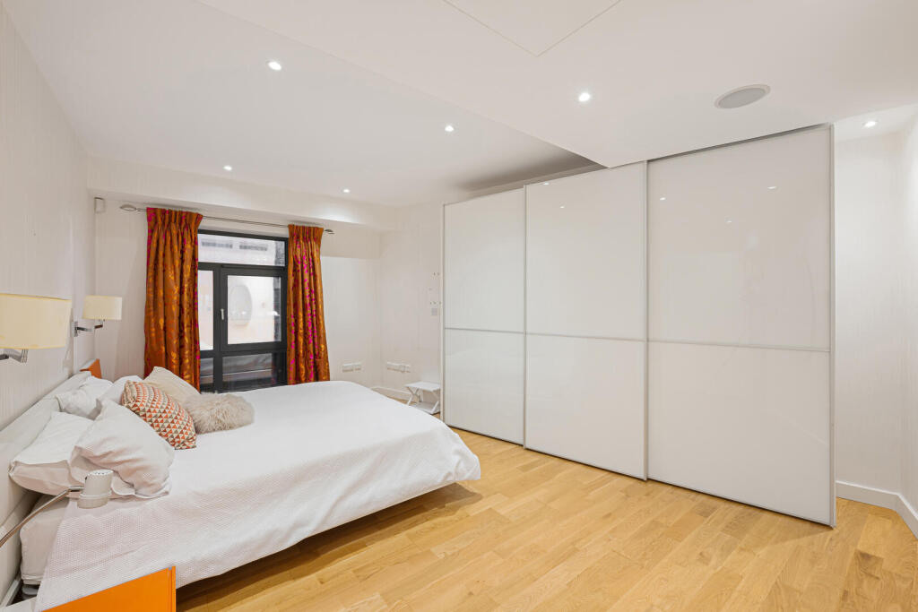 Apartment in London, City of Westminster - More