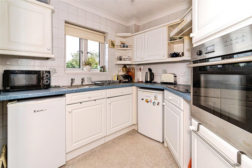 Apartment in Salford, Greater Manchester - View 5