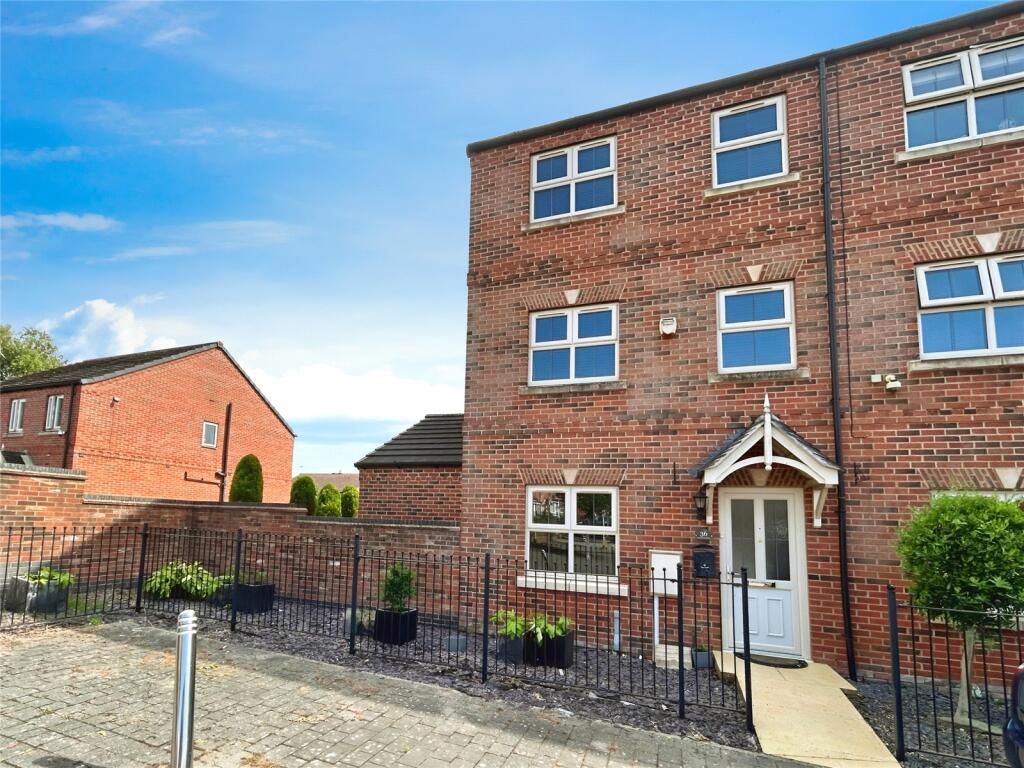 Main image of property: Levertons Place, Hucknall, Nottingham, Nottinghamshire, NG15
