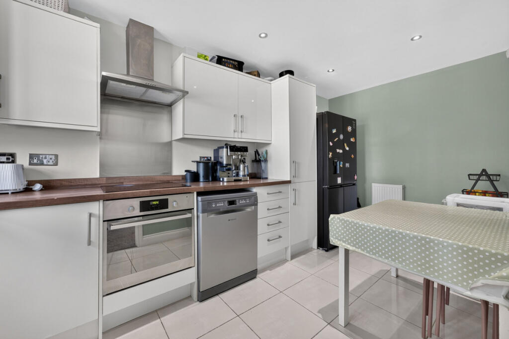 House in Burton Latimer - View 5