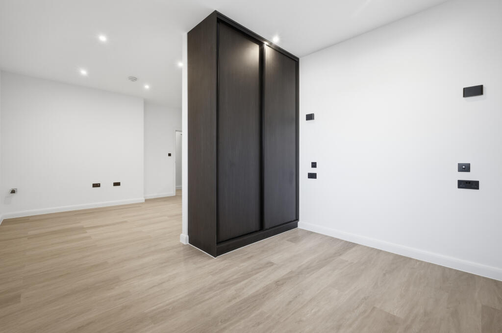 Apartment in Colchester, New Town - View 5