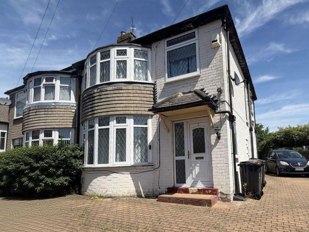 Main image of property: 3 Hollin Hill Avenue