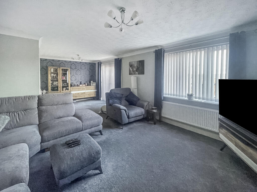 Robsons Drive, Dalton, Huddersfield, Kirklees photo 2
