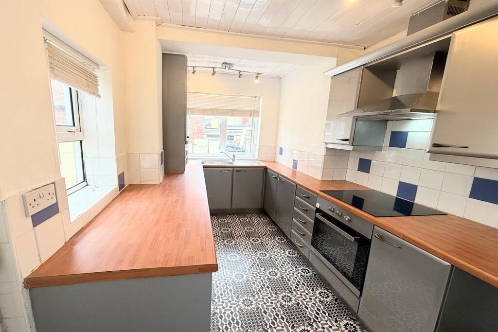 Shaw Street, Runcorn, WA7 5TY - More