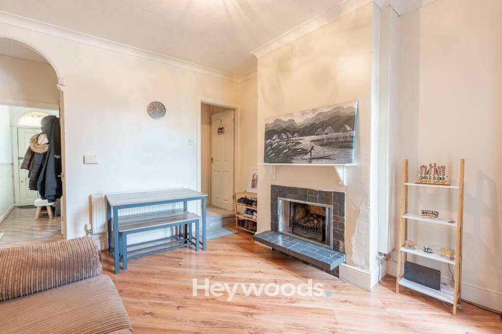 House in Stoke-on-Trent - More