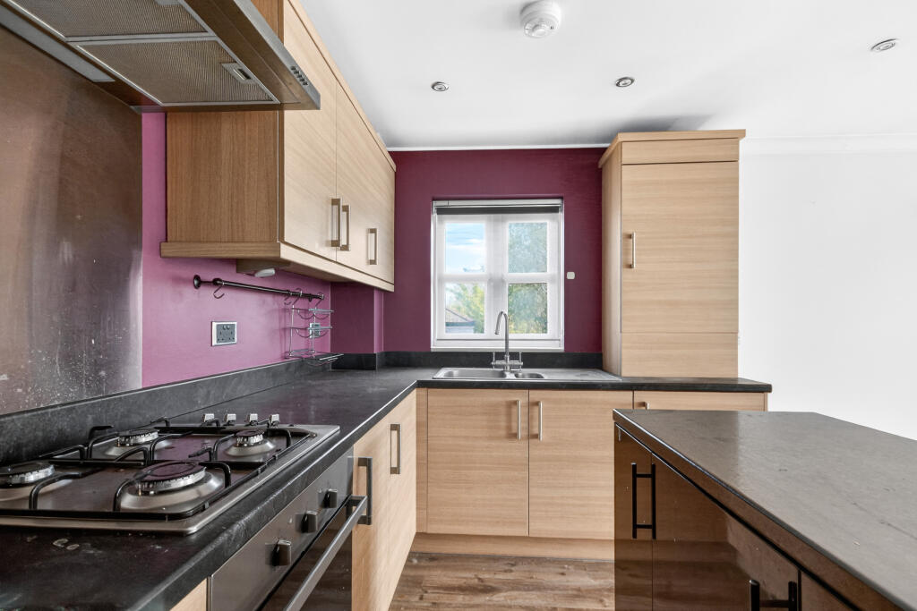 Wokingham Road, Bracknell photo 4
