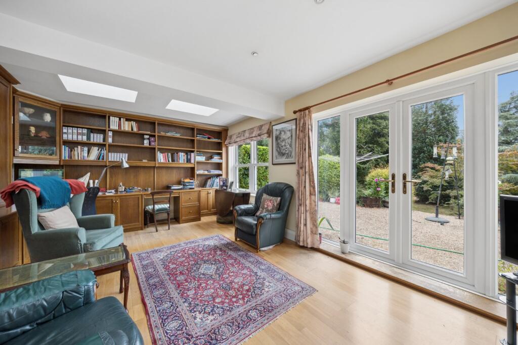 House in Guildford - View 4
