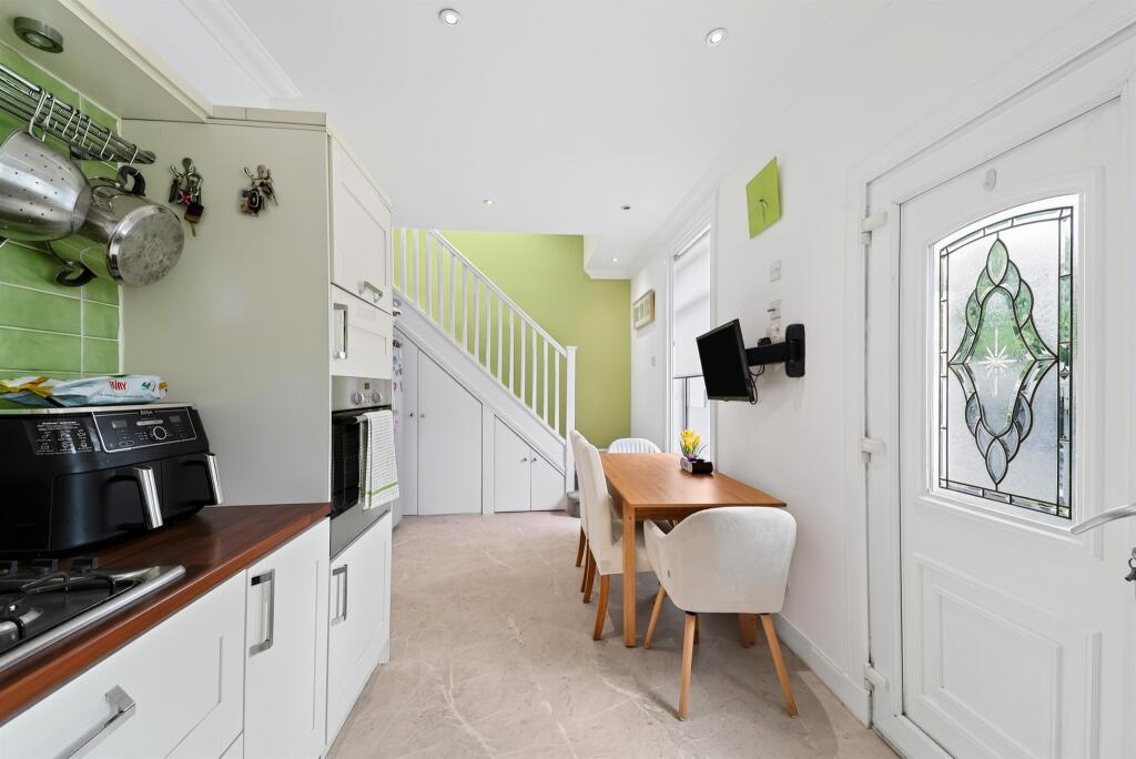 House in Rutherglen, Bankhead - More
