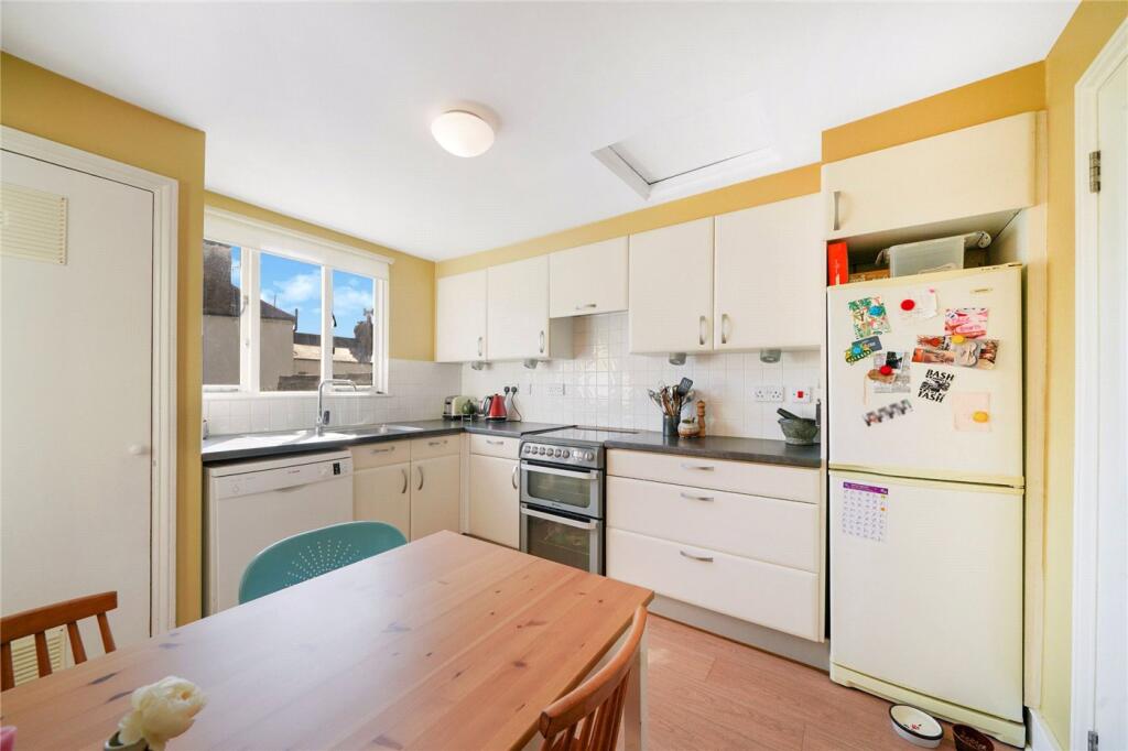 Apartment in London - More
