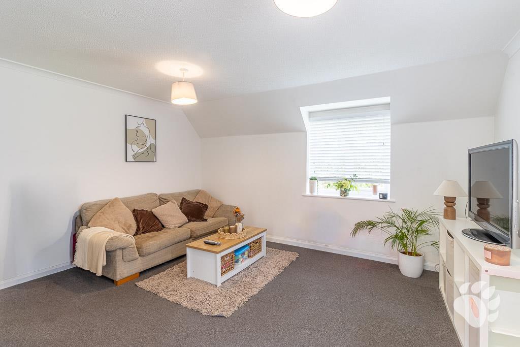 Apartment in Basildon, Langdon Hills - View 3