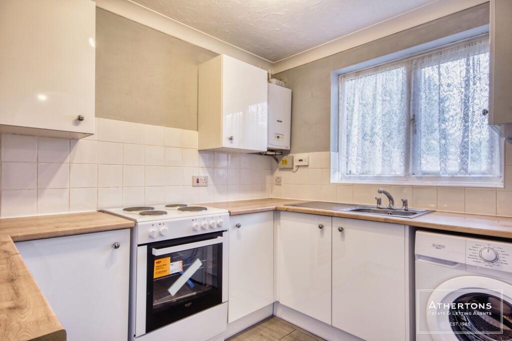 Christopher Crescent, Oakdale, Poole photo 5