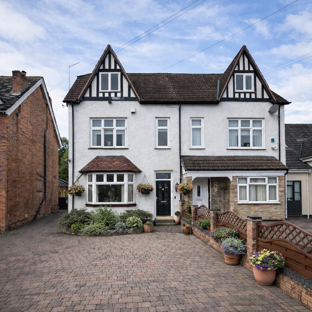 Main image of property: Lichfield Road, Four Oaks, Sutton Coldfield, B74 4BZ