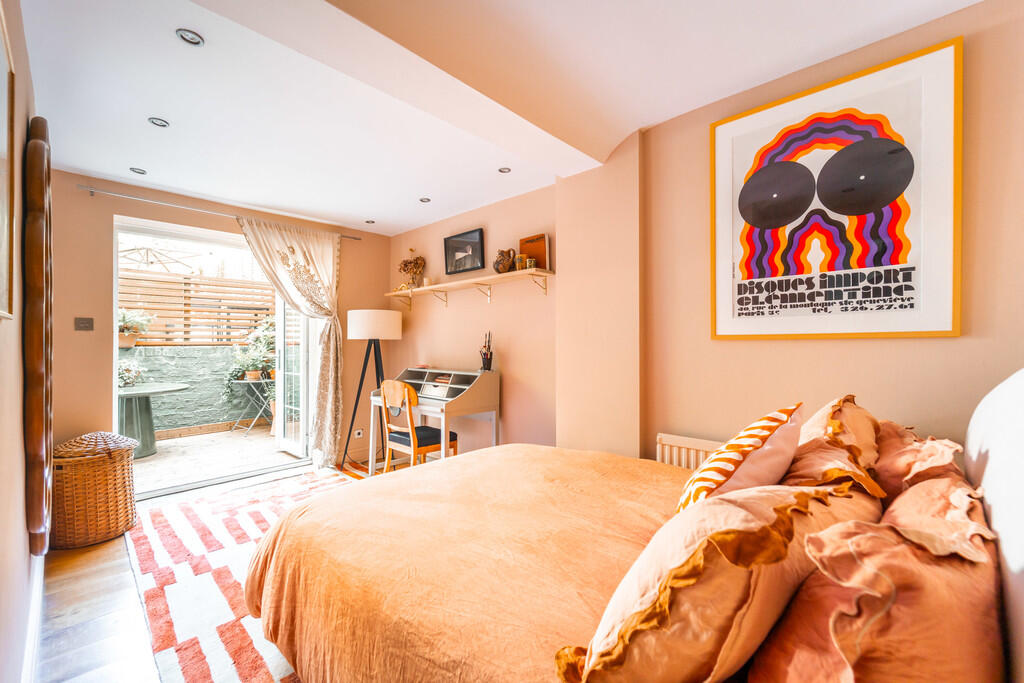 Apartment in London - More