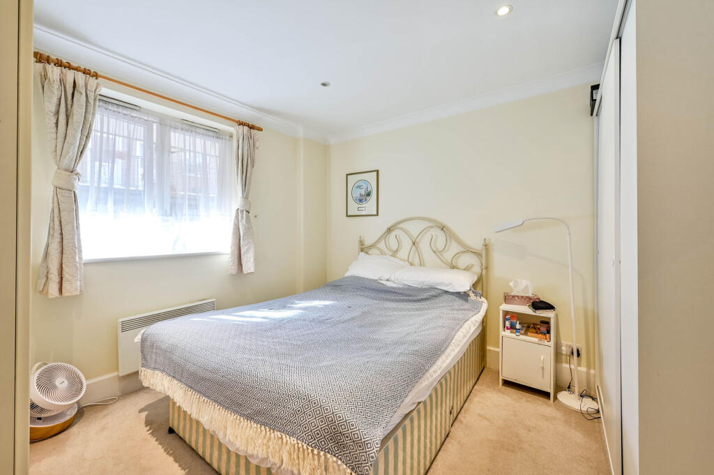 Apartment in London - View 5