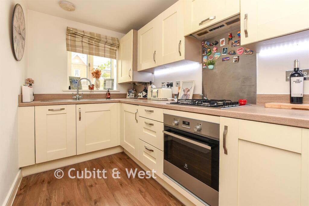 House in Redhill - View 3