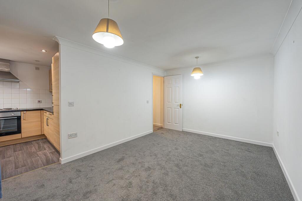 Apartment in Newport, Somerton, Liswerry - View 3